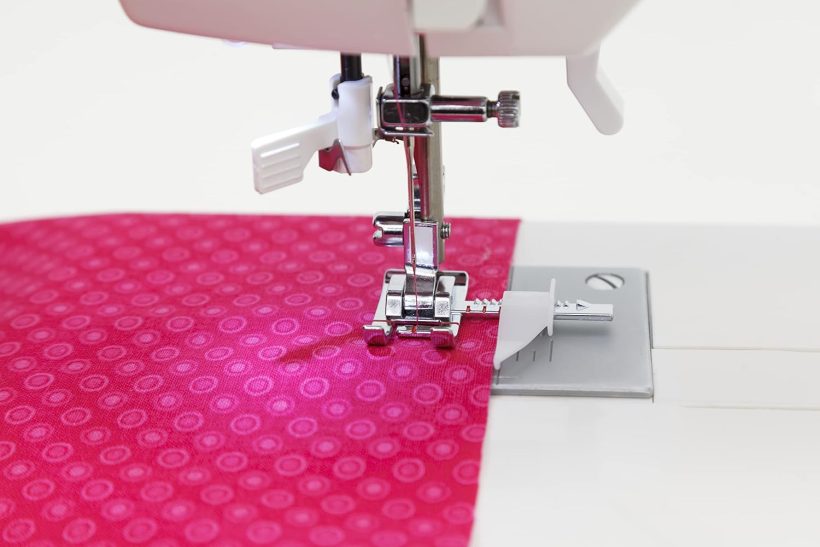 SINGER | 5560 Computerized Sewing Machine with Included Accessory Kit, Hard Cover & Extension Table, 203 Stitch Applications - Perfect for Beginners - Image 12